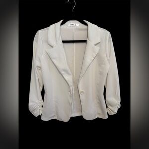 NWOT Women’s White Soft Blazer 3/4 Sleeve with Ruching.
